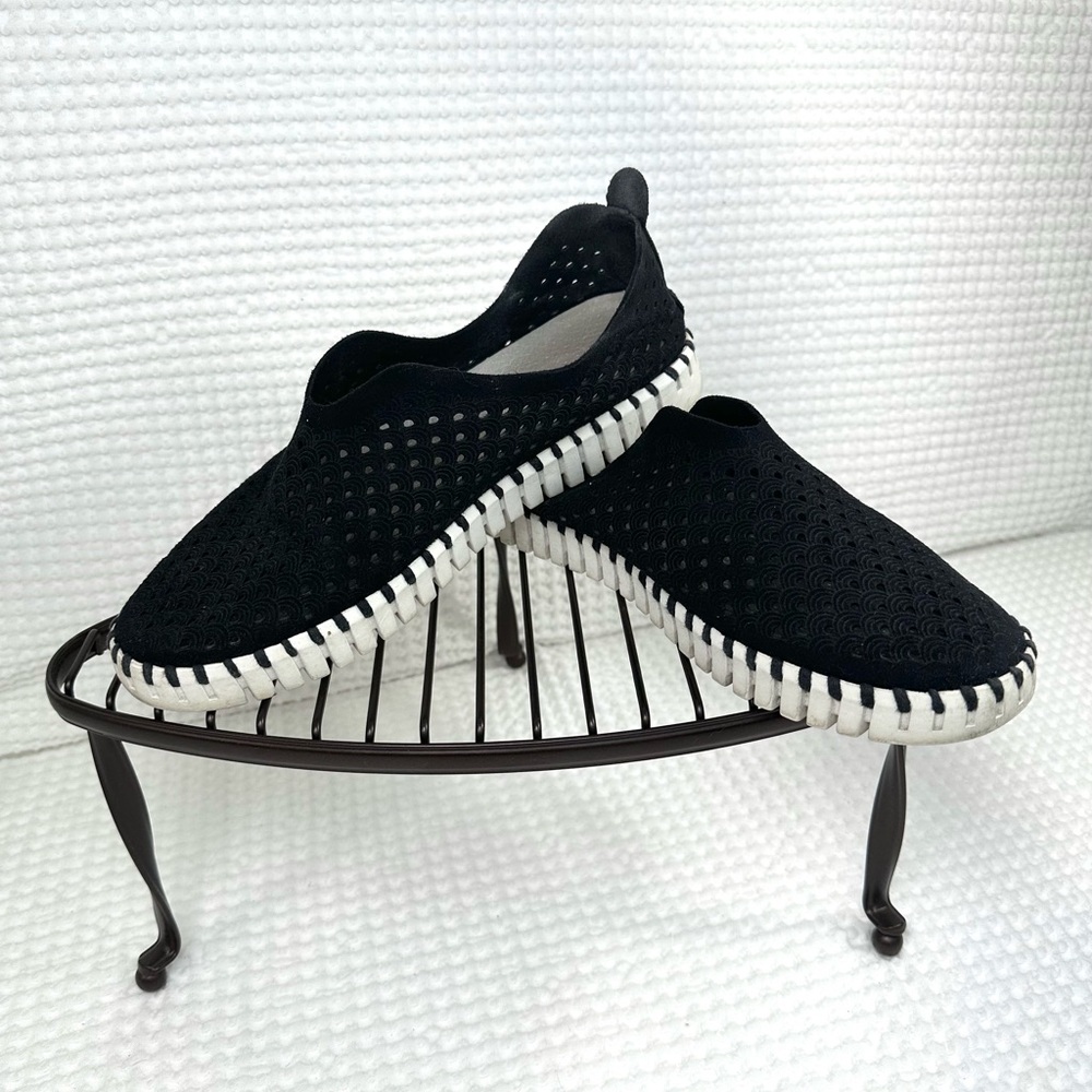Ilse Jacobsen women’s black slip on Tulip platform sneakers size 38 US 7.5-8